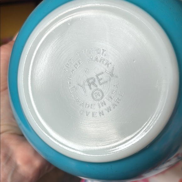 Pyrex Turquoise Mixing Bowl - Picture 2 of 4